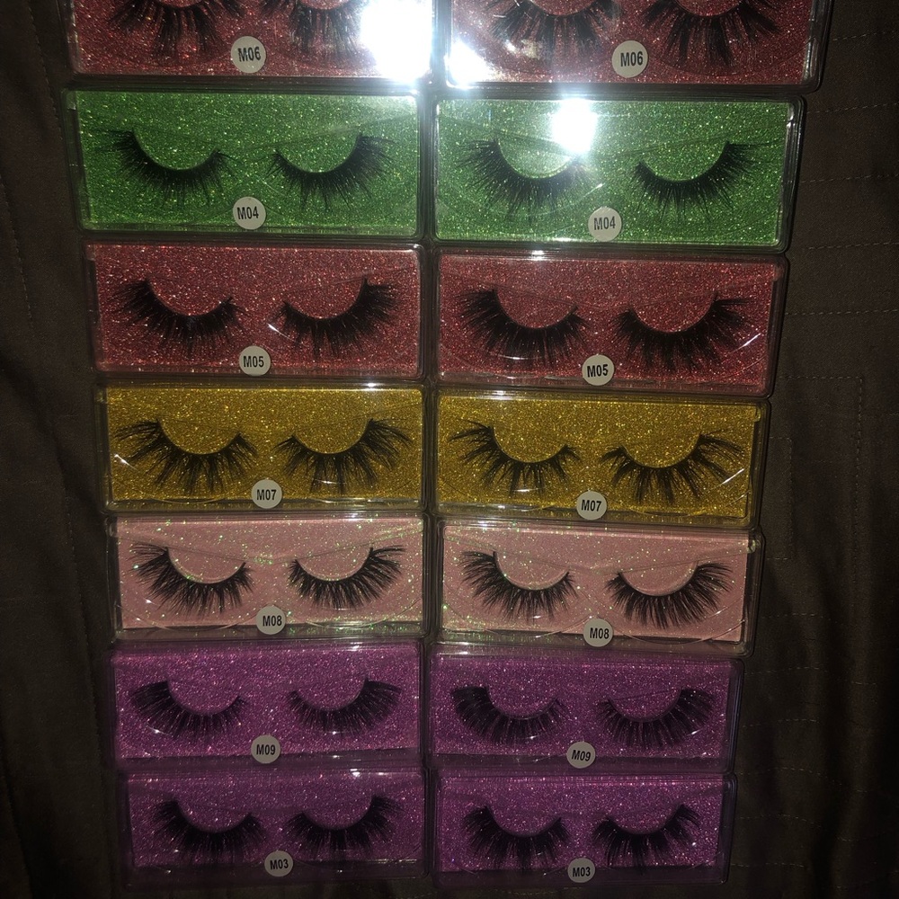 Eyelash Set - Picture 2 of 5